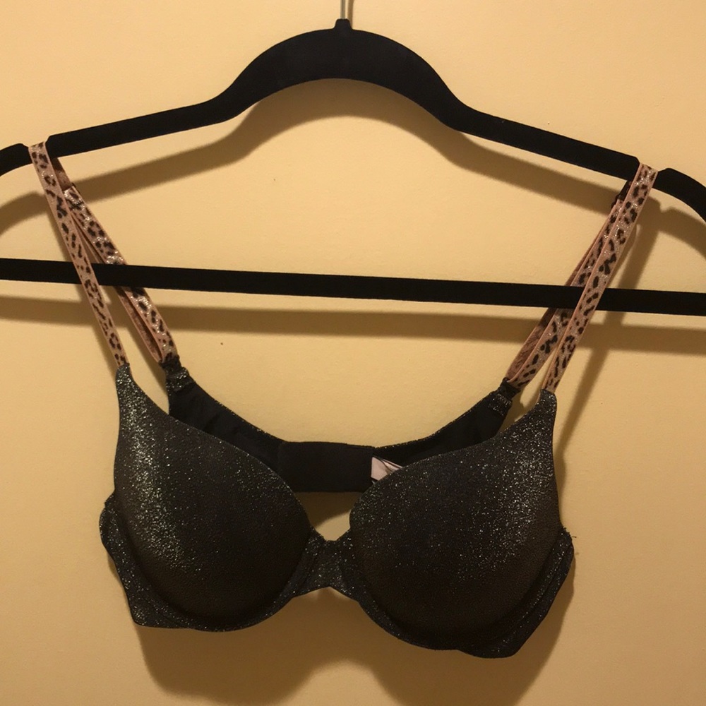 Victoria Secret bra size 32B very sparkly, has leopard print straps. Brand new.
